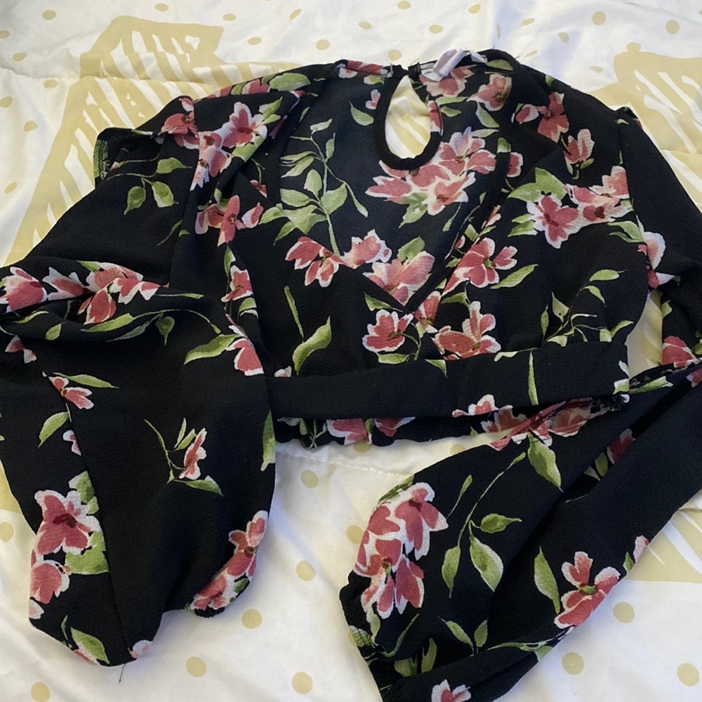 brand new. never worn. brand: molly and erica. size:L